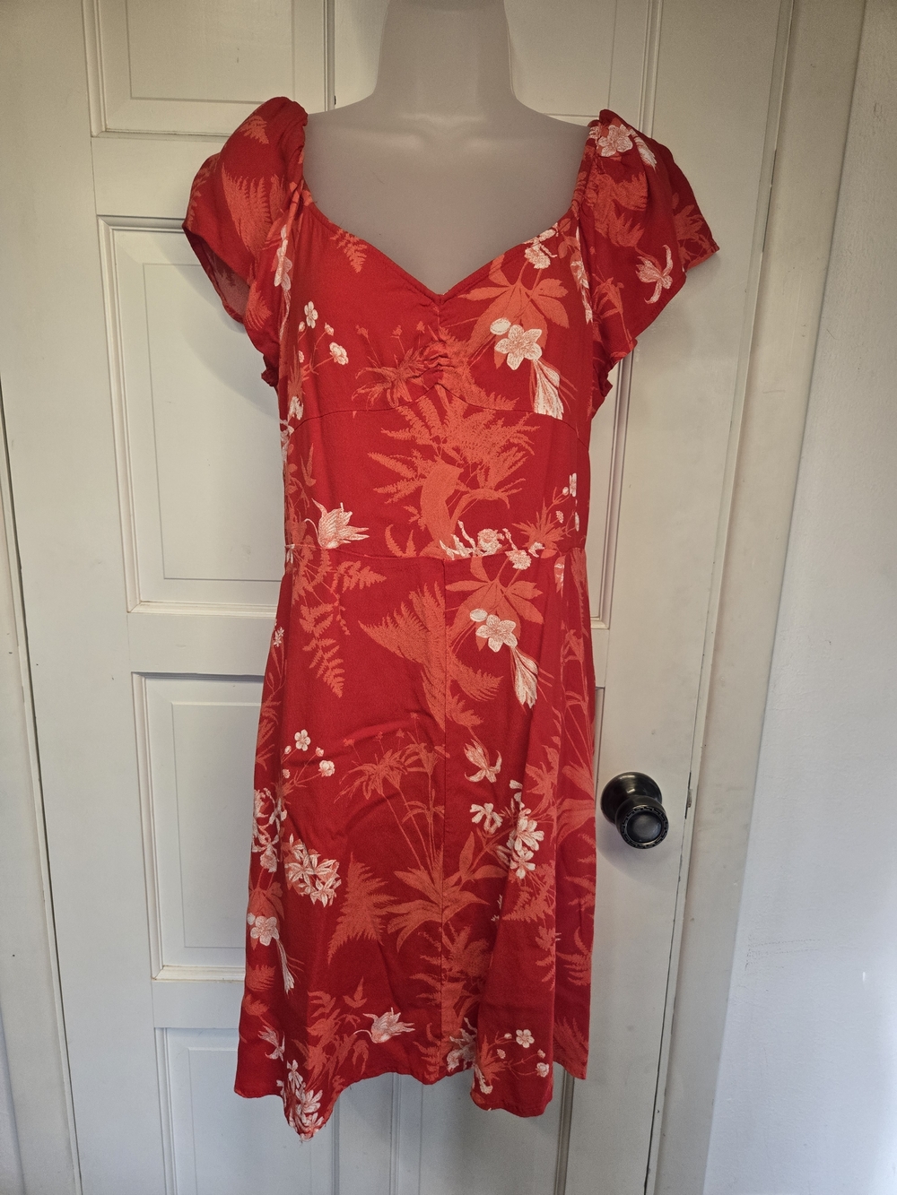 Chelsea28 Red Tropical Floral Midi Dress with Puff Sleeves